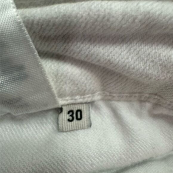 Guess white Jean crops distressed  30 - Picture 4 of 6